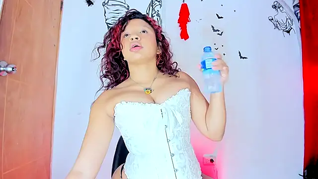 Czat XXX na żywo – Emily_Coper18