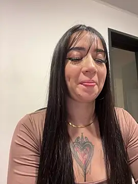 دردشة EmmyEvans1 الجنسية المباشرة