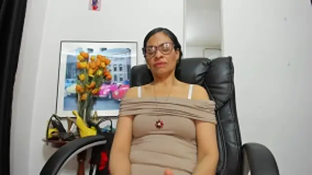 Aries_Mature Live XXX Chat