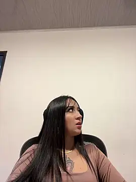 EmmyEvans1 Live XXX-Chat