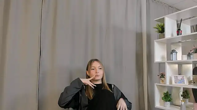 FlorineWarschaw Live XXX Chat