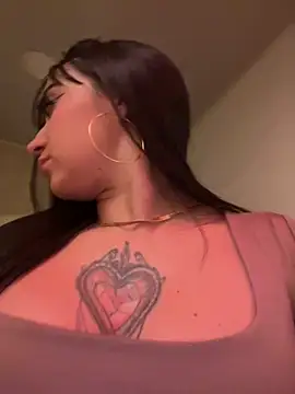 Živý XXX chat EmmyEvans1