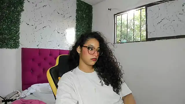 emily_stars1 Chat XXX live