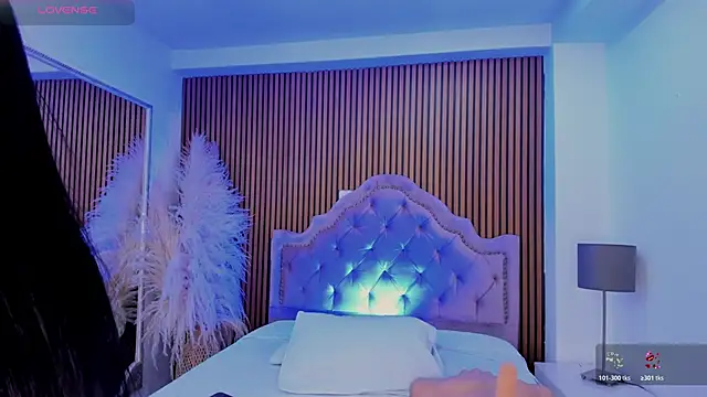 Онлайн чат XXX SelenaStonne