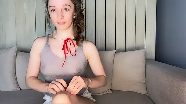 ShySchoolGirl's Live XXX Chat