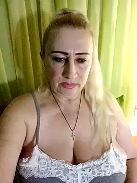 Esenia505 即時 XXX 聊天