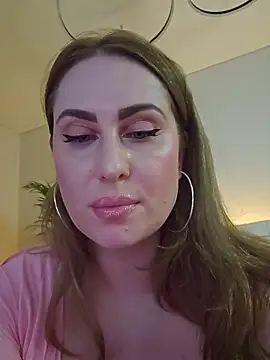 Miss_Magic_Eyes_ Live XXX-chat