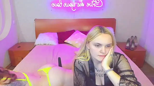 MagicEyess' Live XXX Chat