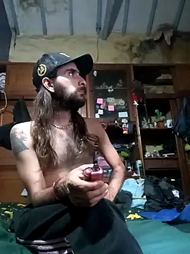 hairy_mannn élő XXX-chatje