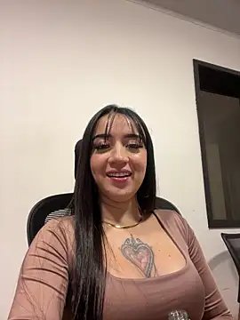 EmmyEvans1's Live XXX Chat