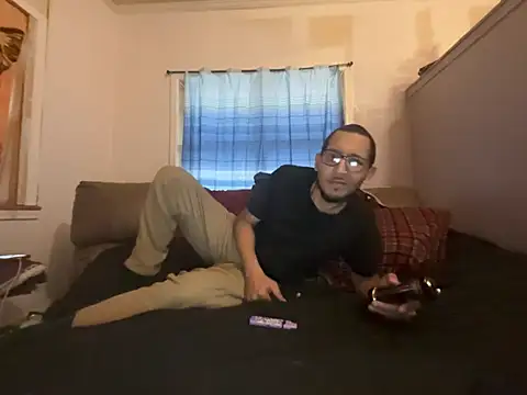 ThrowedWorldWide 现场XXX聊天