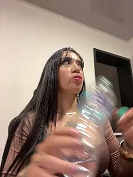 EmmyEvans1's Live XXX Chat