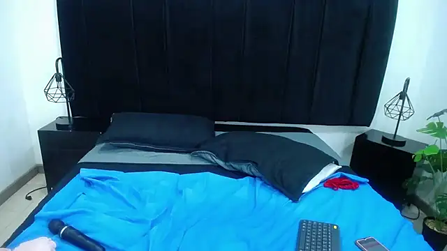 CamiilaReyes élő XXX-chatje