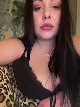 DaisyStreet live XXX chat