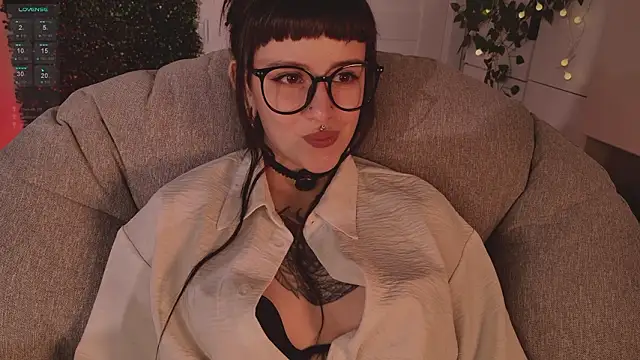 MichaellaMoon's Live XXX Chat