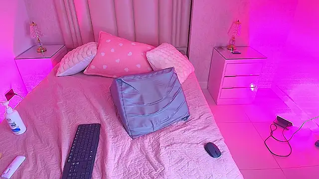 alanarose18's Live XXX Chat