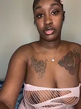 ToyaThick's Live XXX Chat