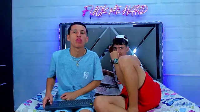 Chatroom XXX en direct de Two_Kings