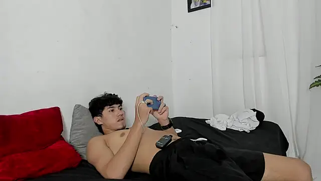 Laura_and_Kevin's Webcam Show