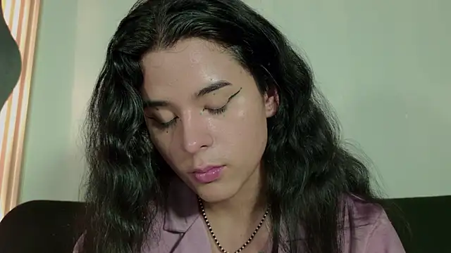 Angel-umbra: διαδικτυακό σόου στην κάμερα