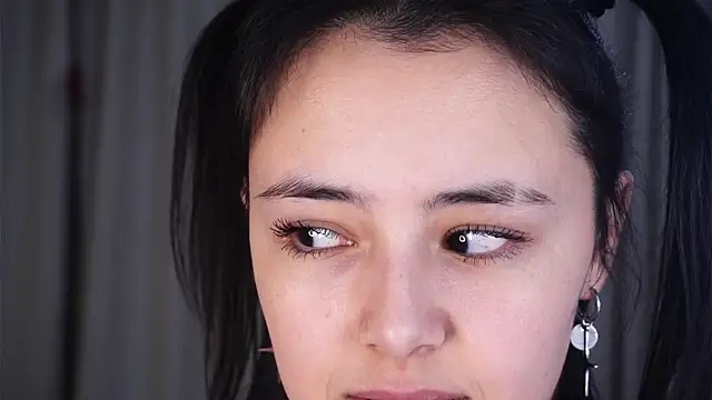 AvisLevien's Live XXX Chat