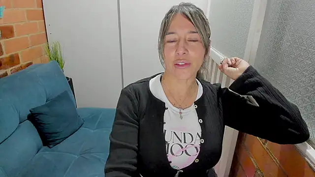 Penelope47 Live XXX-Chat