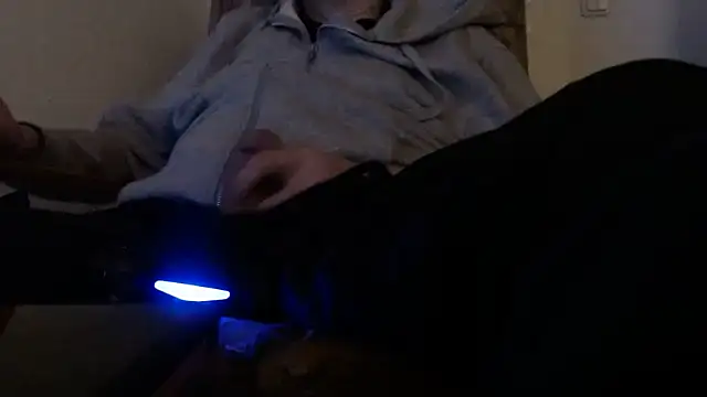 Cordt27: διαδικτυακό σόου στην κάμερα