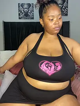 LunaCovenn Chat XXX live