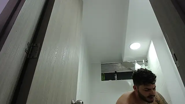 Chat XXX en directo de thomas_gun