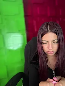 Chat XXX en directo de Emily-teen