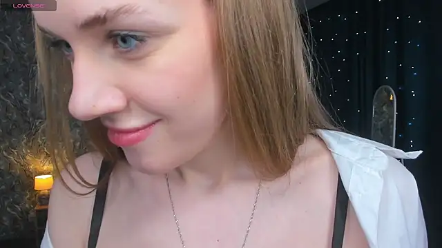 Chat +18 de OdellaFrake ao vivo