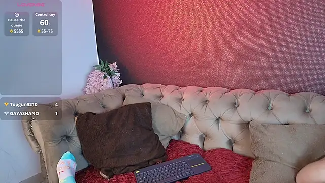 Chat +18 de Megan__Honey ao vivo