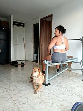 LEIRIS_Y_FRED_01 élő XXX-chatje