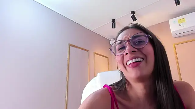 NahimiThompson 라이브 XXX 채팅