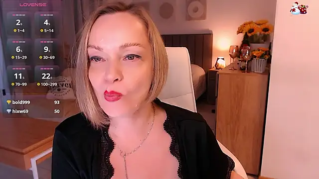 Chat XXX en directo de Tilly_Eliot