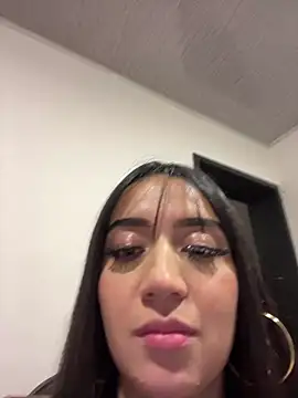 دردشة EmmyEvans1 الجنسية المباشرة