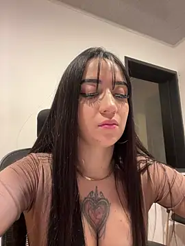 EmmyEvans1 live XXX chat