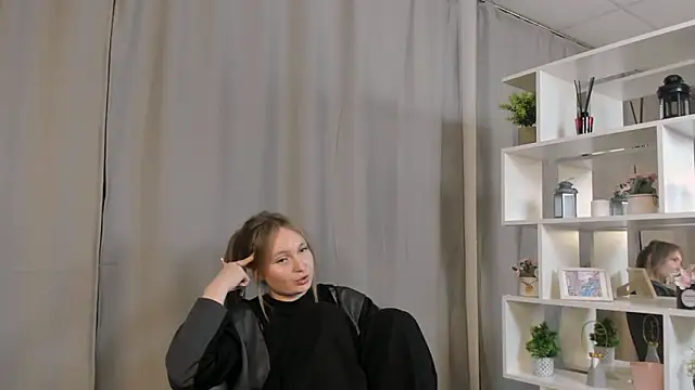 FlorineWarschaw Chat XXX live