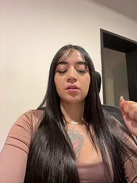 EmmyEvans1 라이브 XXX 채팅