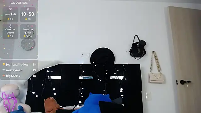 Chat +18 de Camila_Torresss ao vivo