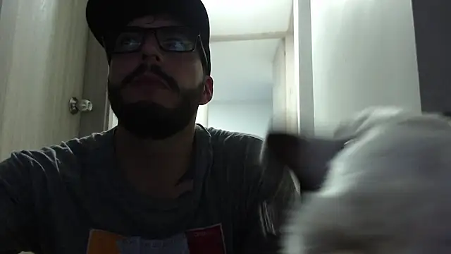 thomas_gun's Live XXX Chat