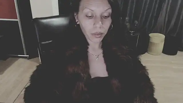 Chat +18 de GoldenSasha ao vivo