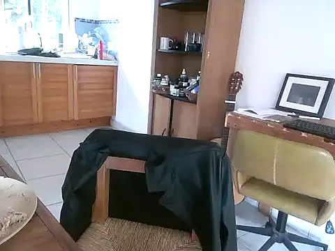 TheGirlWhoStandsUp Chat XXX in diretta