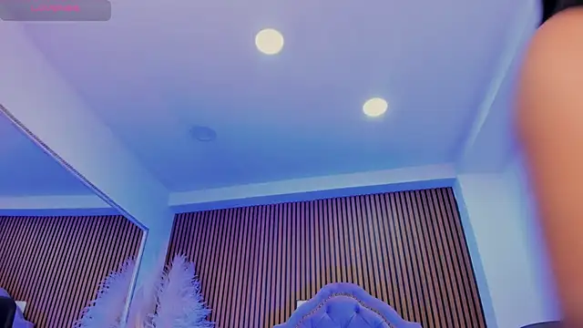 SelenaStonne: онлайн-секс-чат