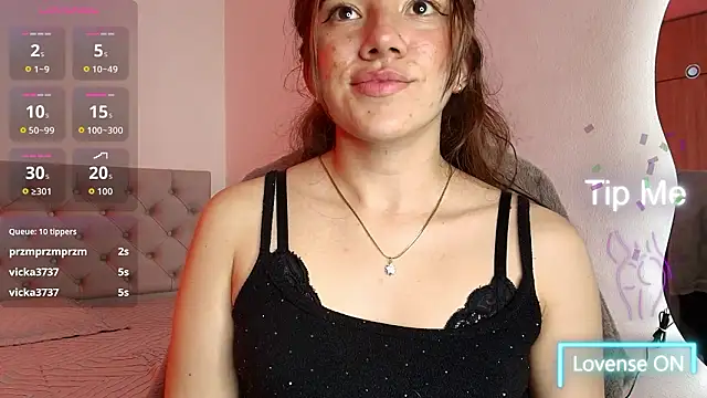 Lili_candysex élő XXX-chatje