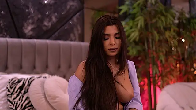 NicoleCellini live XXX chat