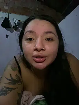 Онлайн чат XXX QueenYumi