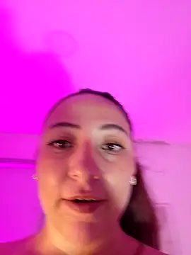 VickyHoult – Naživo XXX chat