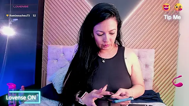 FelinaJohnson Adlı Modelin Canlı XXX Sohbeti