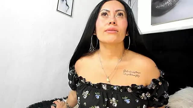 Tania_mature Live XXX-chat